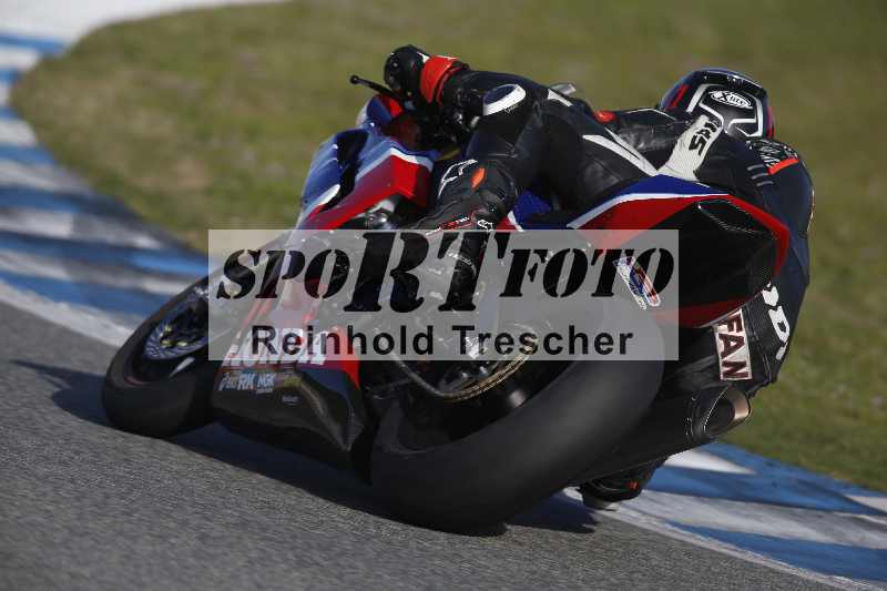 /Archiv-2024/02 29.01.-02.02.2024 Moto Center Thun Jerez/Gruppe gruen-green/backside